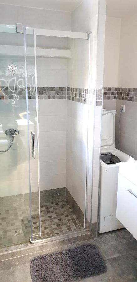 2 Bedrooms House With Enclosed Garden And Wifi At Slezska Ostrava Ngoại thất bức ảnh